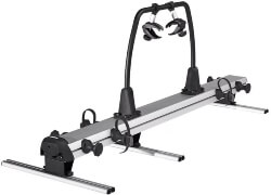 Tavaratilaan kiinnitettävät telineet 