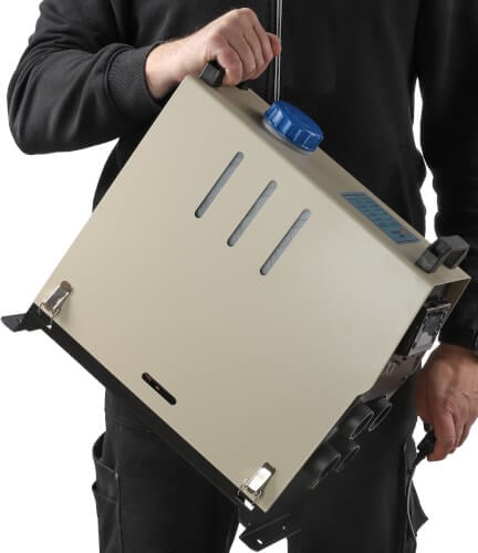 Polttoainek&auml;ytt&ouml;inen pienl&auml;mmitin 4 kW, 12 V, GXT