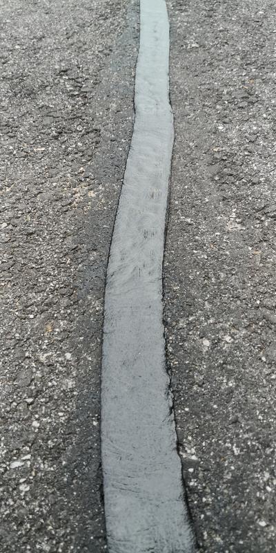 Sulatettava bituminauha asfaltin korjaukseen
