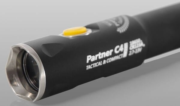 Käsivalaisin Partner C4 Pro (lämmin), Armytek