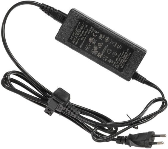 Matkaj&auml;&auml;kaappi ja pakastin S55 (52 l), Dinwid