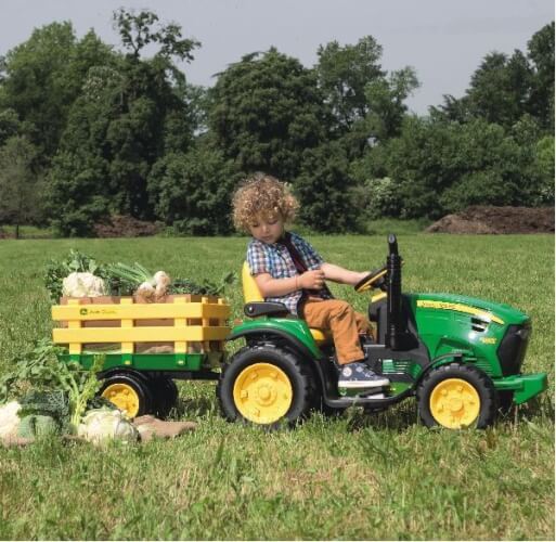 John Deere Ground Force - akkutraktori 12 V + k&auml;rry, Peg Perego
