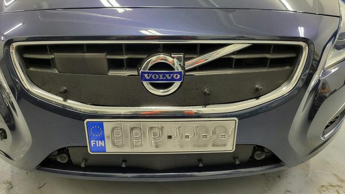 Maskisuoja Volvo S60/V60, osittain umpinainen jäähdyttimen säleikkö (2010-2013), Tammer-Suoja