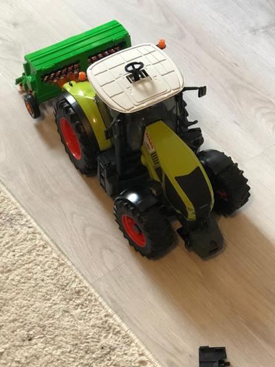 Lelu Traktori Claas Axion 950 (1:16), Bruder