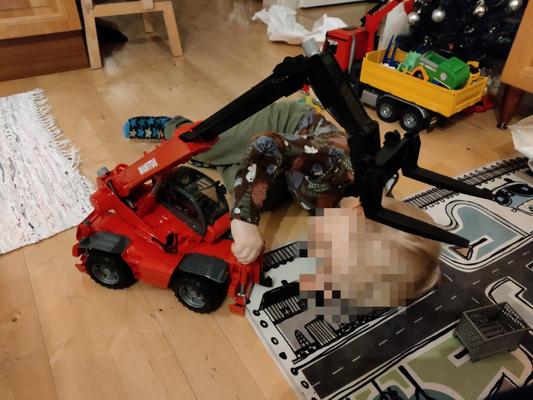 Lelu Kurottaja Manitou MRT 2150 (1:16), Bruder