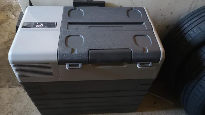 Matkajääkaappi ja pakastin Pro (62 l), Frezzer