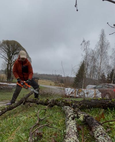 Akkukäyttöinen moottorisaha 40 V, Jonköping