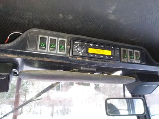 Työkoneradio USB ja AUX liitännöillä, Continental