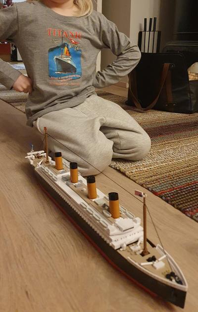 Koottava R.M.S Titanic, 720 palaa, Cobi