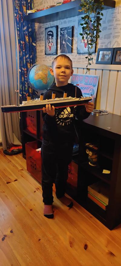 Koottava R.M.S Titanic, 720 palaa, Cobi