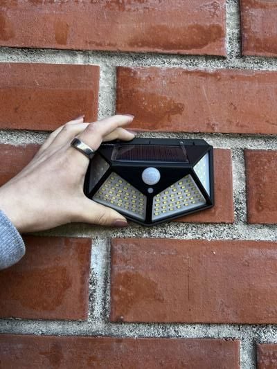 Aurinkokenno led-valaisin liiketunnistimella 50 W, Keltin