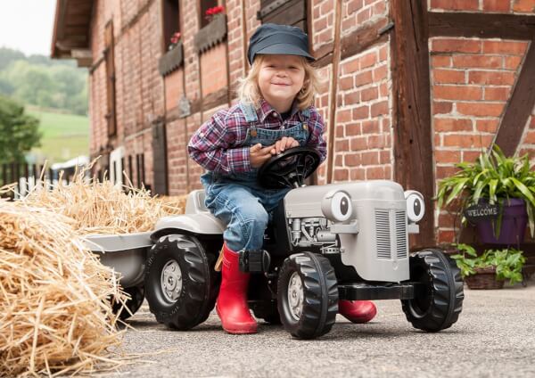 Massey Ferguson -polkutraktori perävaunulla, Rolly Toys