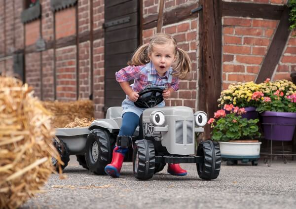 Massey Ferguson -polkutraktori perävaunulla, Rolly Toys