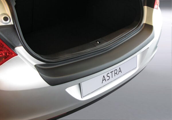 Takapuskurin suoja Opel Astra (2009-2012)