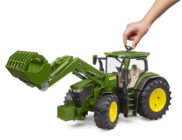 Lelu Traktori John Deere 7R etukuormaajalla (1:16), Bruder