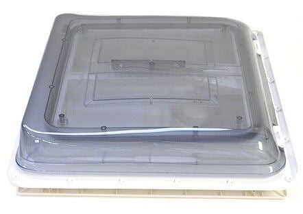 Kattoluukku 400 x 400 mm tuulettimella ja termostaatilla, Fiamma