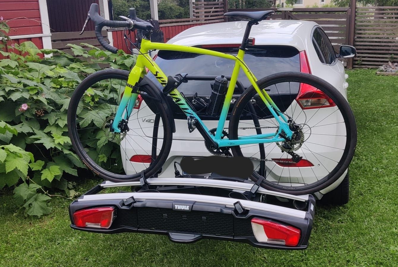 Thule VeloSpace XT vetokoukkuun kiinnitett v polkupy r teline