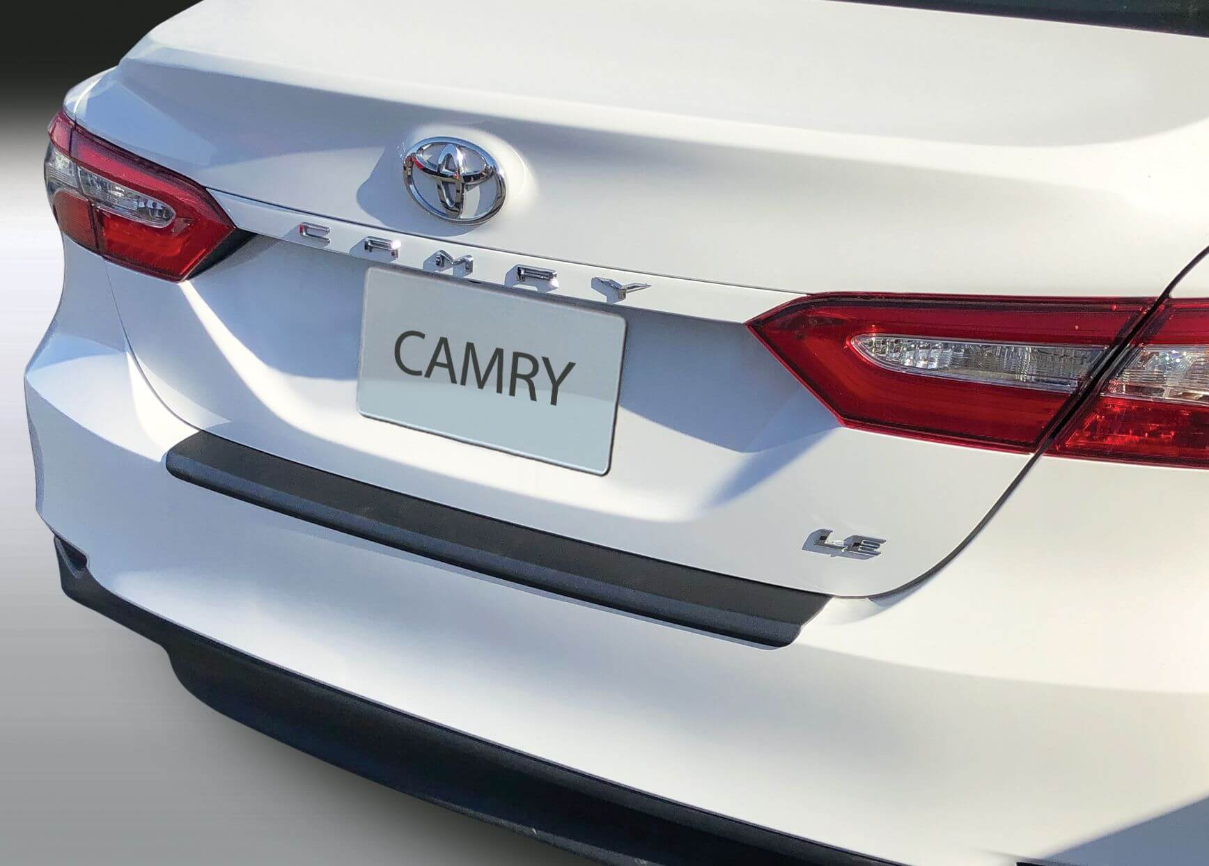 Takapuskurin suoja Toyota Camry (2019➟)