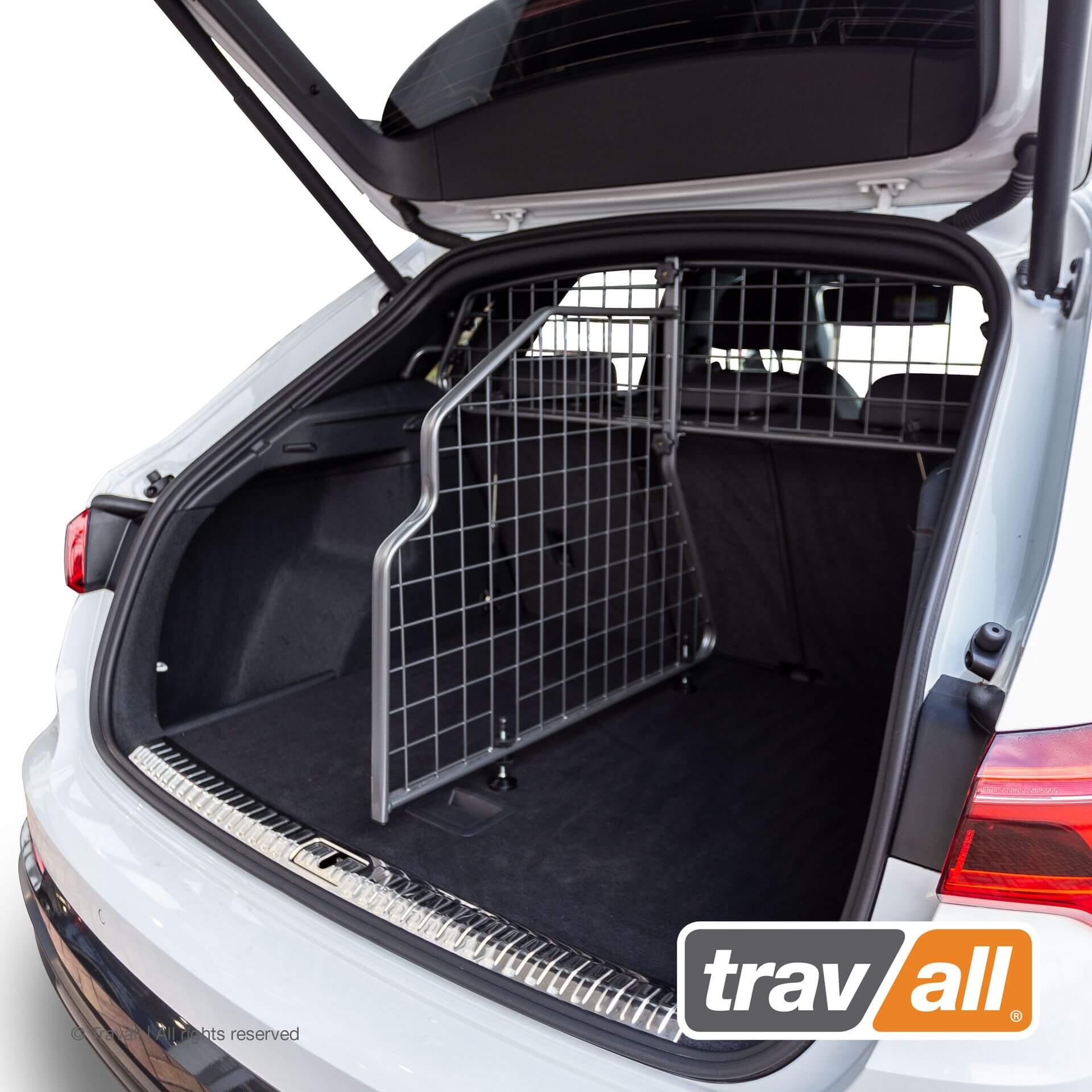 Tilanjakaja autoon - Audi Q3 Korkealattia (2018-2025), Travall