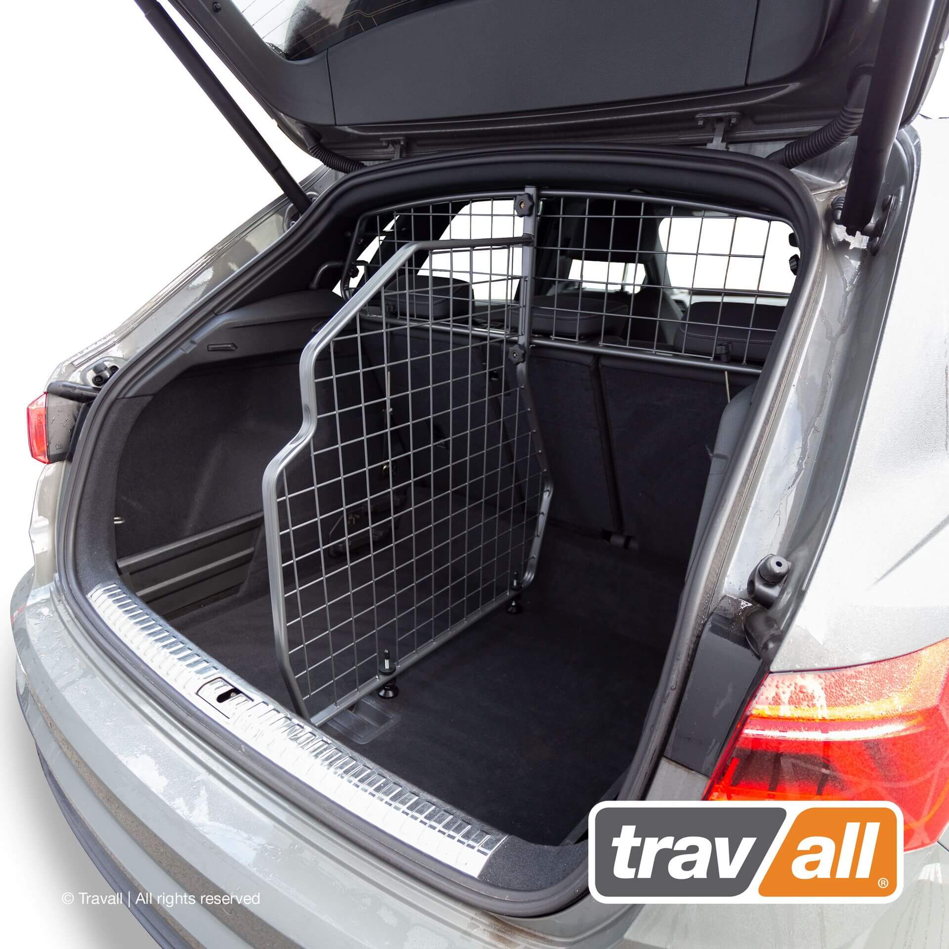 Tilanjakaja autoon - Audi Q3 Matala lattia (2018-2025), Travall