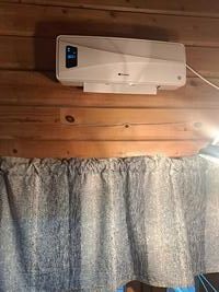 Ari Juhani H. arvosteli tuotteen Seinälle asennettava oskilloiva lämpöpuhallin XP 2000, Dunwore