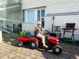 Peter L. arvosteli tuotteen Polkutraktorin perävaunu 