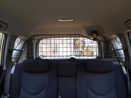 Mika K arvosteli tuotteen Koiraverkko autoon - Toyota RAV4 (2005-2012), Travall
