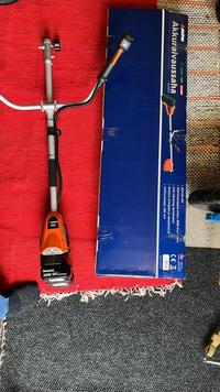 Harri K. arvosteli tuotteen Akkukäyttöinen trimmeri ja raivaussaha 40 V, Jonköping