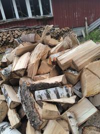 Jorma juhani P. arvosteli tuotteen Halkomakone pystymallinen polttomoottorilla 10 t (70 cm), Jonköping