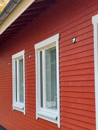 Leo R. arvosteli tuotteen Aurinkokenno led-valaisin liiketunnistimella 50 W, Keltin
