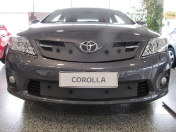reippaasti käypi askeleet Maskisuoja Toyota Corolla (vm.2011-2013), Tammer-Suoja